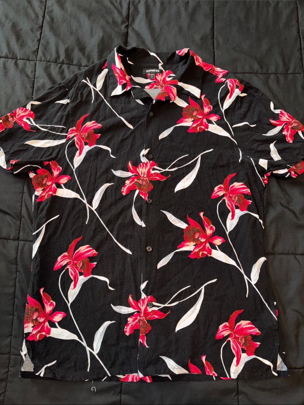 Men’s Express Black Floral Short-Sleeve Button-Up Shirt Tropical Medium